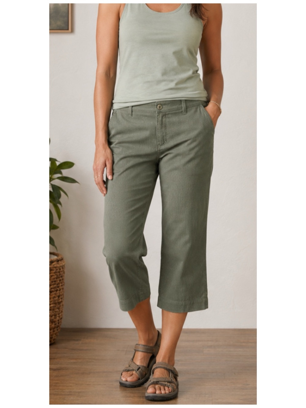 HORNY TOAD Women’s Size 6 Green Pinstripe Mid Rise Straight Capri Hiking Pant